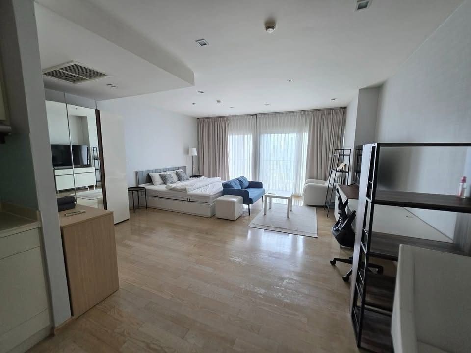 Noble Remix Thonglor