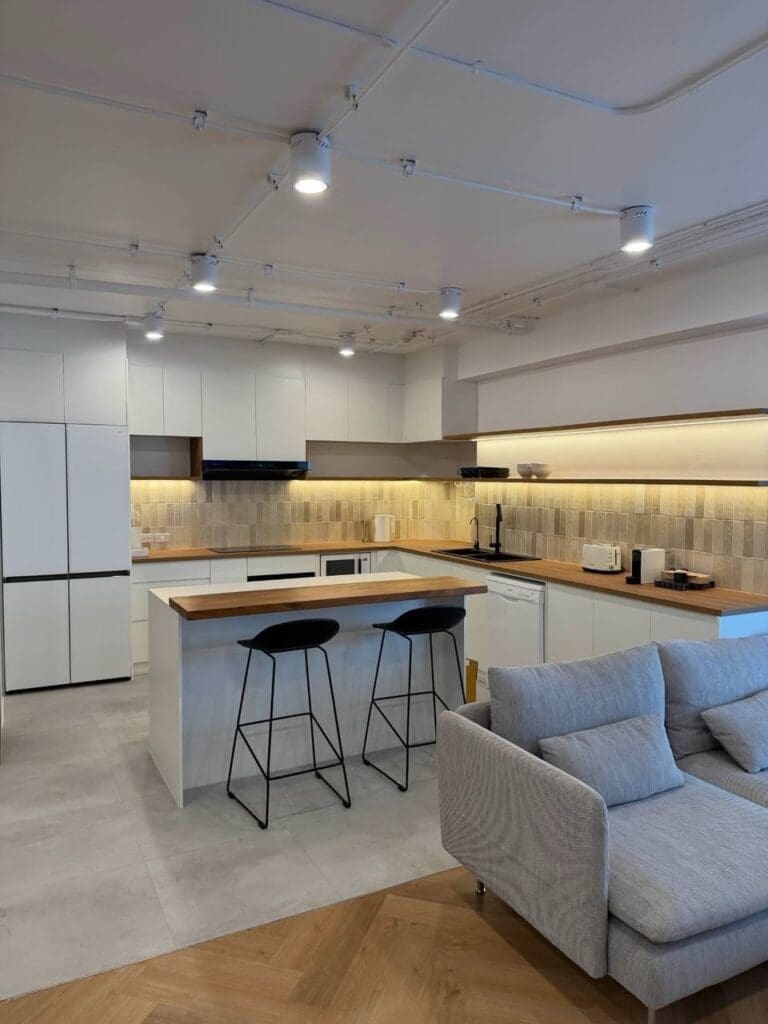 Richmond Palace Condominium